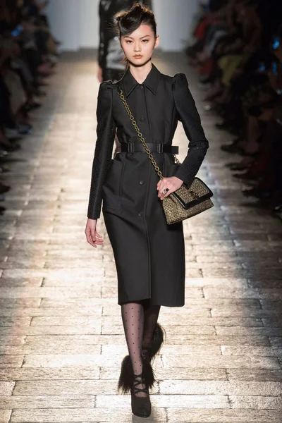 Look 29